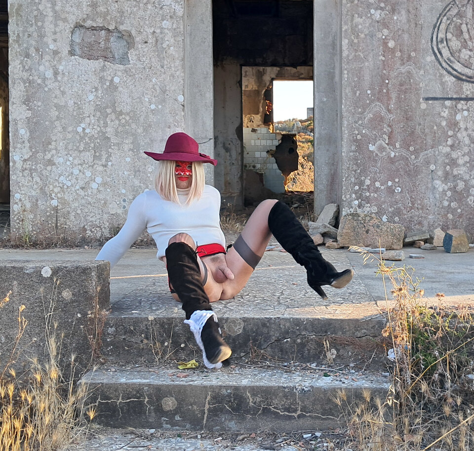 20250621_195142.jpg - Laure