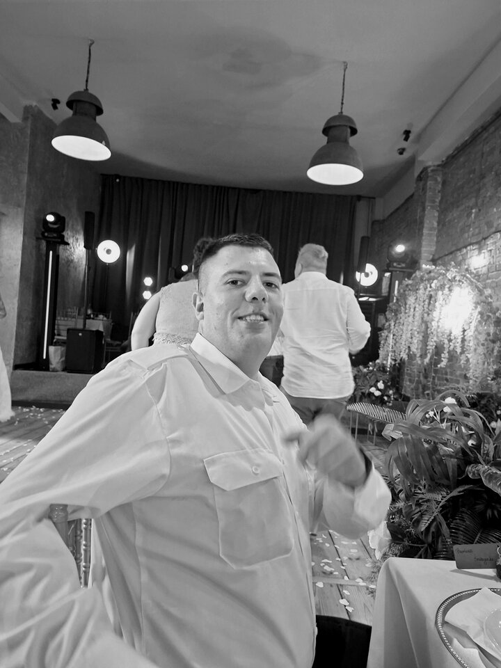 Messenger_creation_9C853B88-7314-4A89-ABE0-8775C57342B3~3.jpeg - concomander