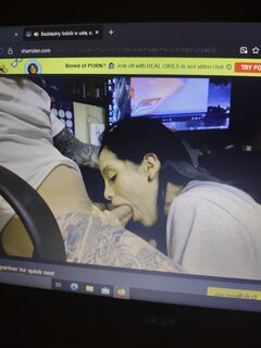 Może ktoś ma ochotę na taki masaż gardłem 😘