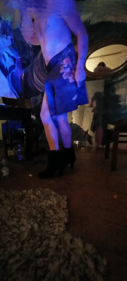 Szukamy dyskretnie mężczyznę albo trans, który miałby/aby o - liquidsky