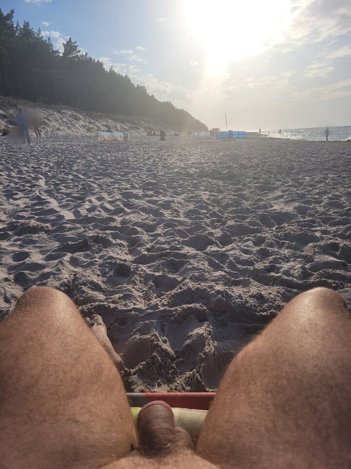 Point Blur_Aug142025_073211.jpg - DV8__UK