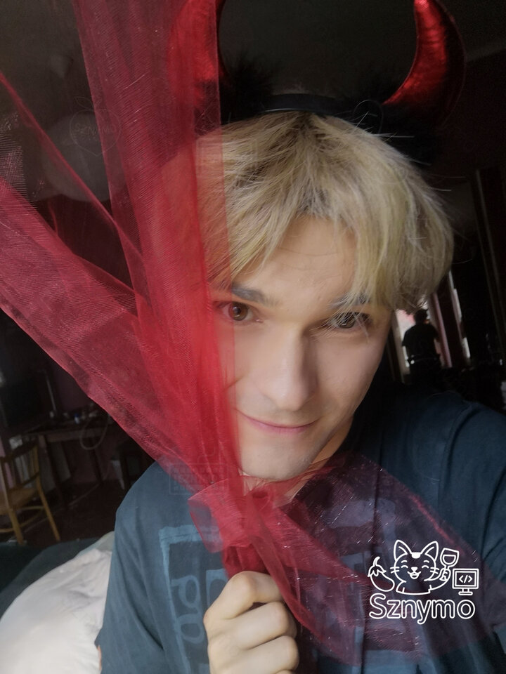 Za czerwonym welonem la la la 😂 - Sznymo