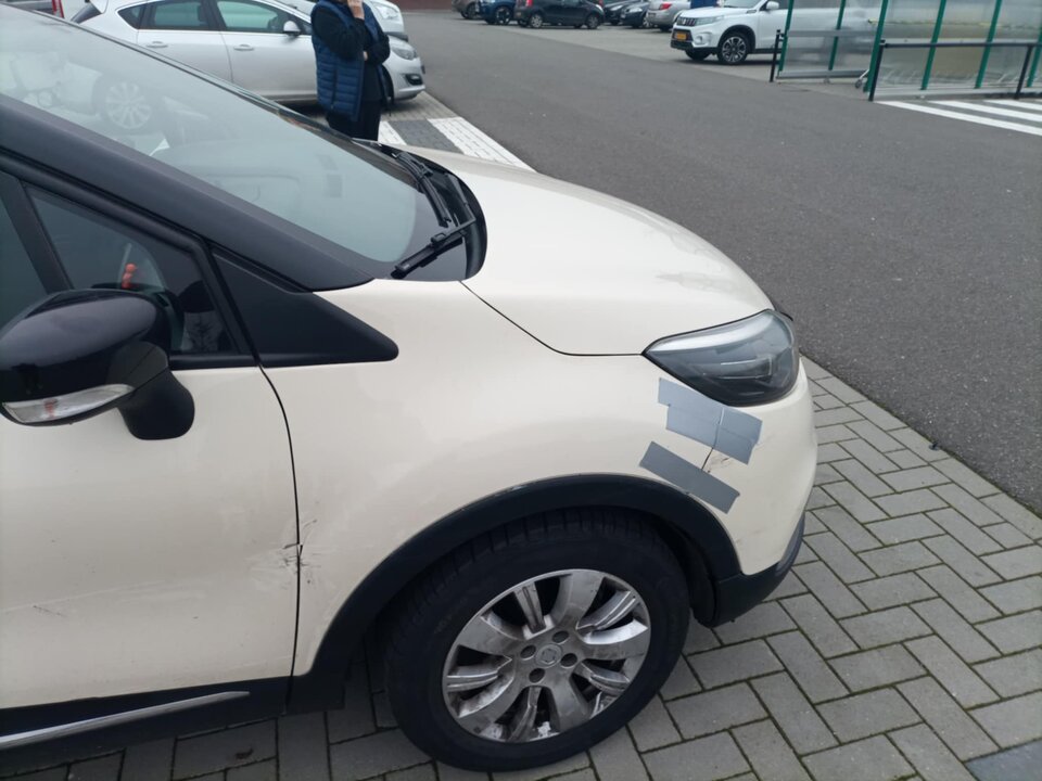 Kupię prawy zderzak przedni do Renault Capturur  - Zespre78300