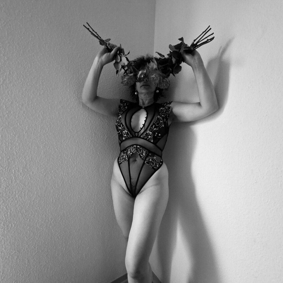 photo_2025-08-16_08-56-13.jpg - SexyOXI