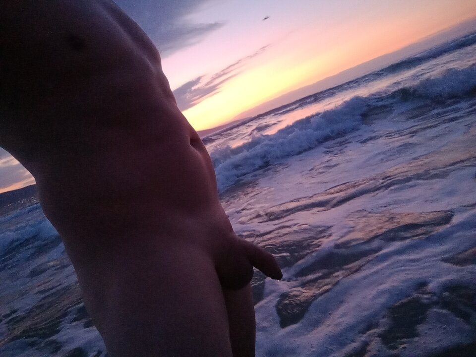 IMG_20250818_055510465_HDR.jpg - boobsandballs