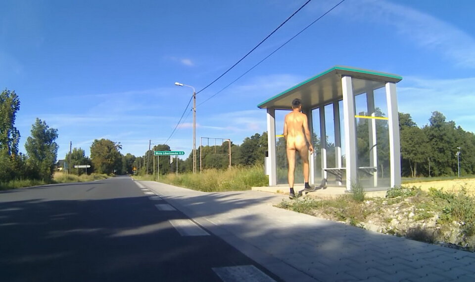 Przystanek przy wiejskiej drodze 20250818.mp4_snapshot_00.42_[20 - Krzysztof_cfnm