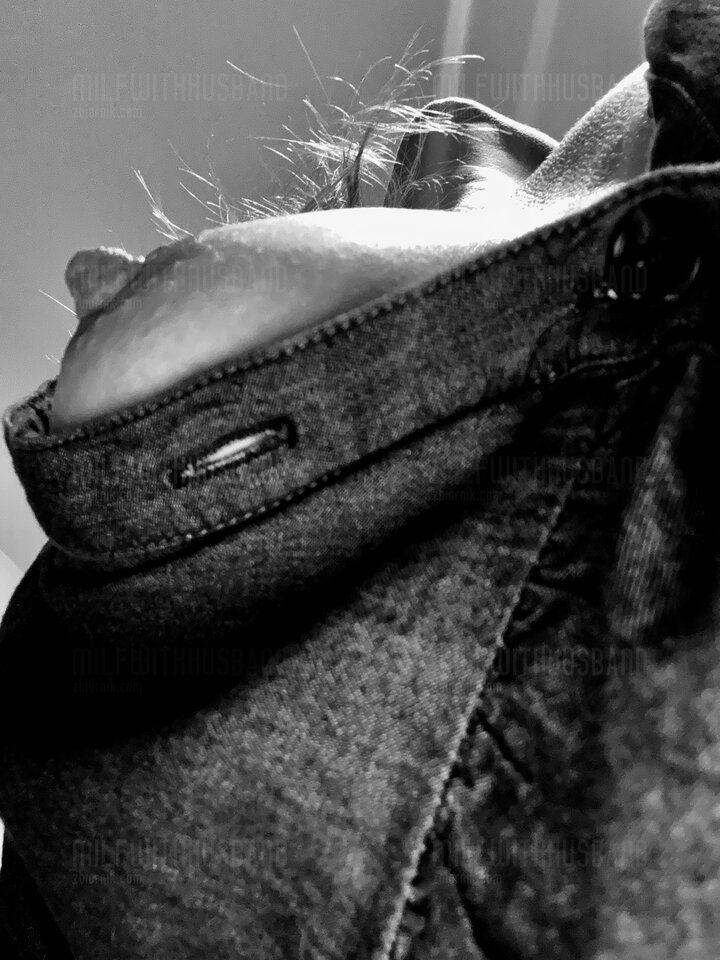 Wyskoczył ;) - MilfWithHusband