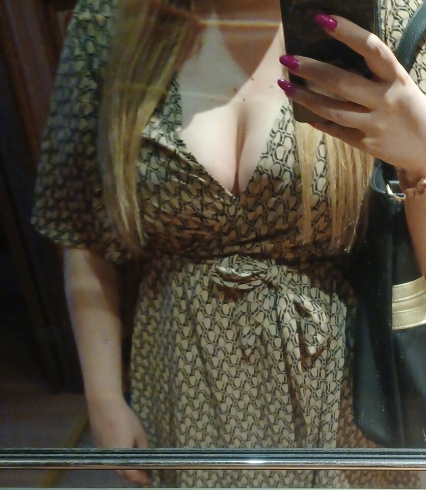 Uwielbiam chodzić w sukienkach 😇 - Niesmiala933