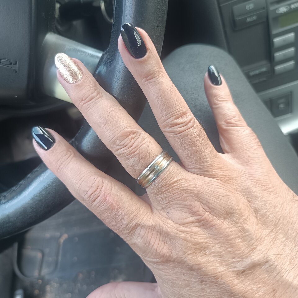 Nowy połysk u damskiego faceta 💅 - Gregorja