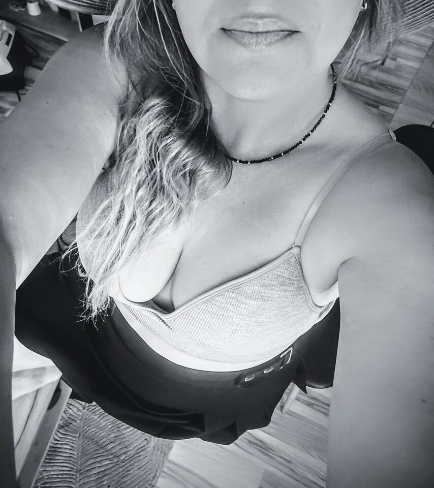 1000009337.jpg - HOTMonika85