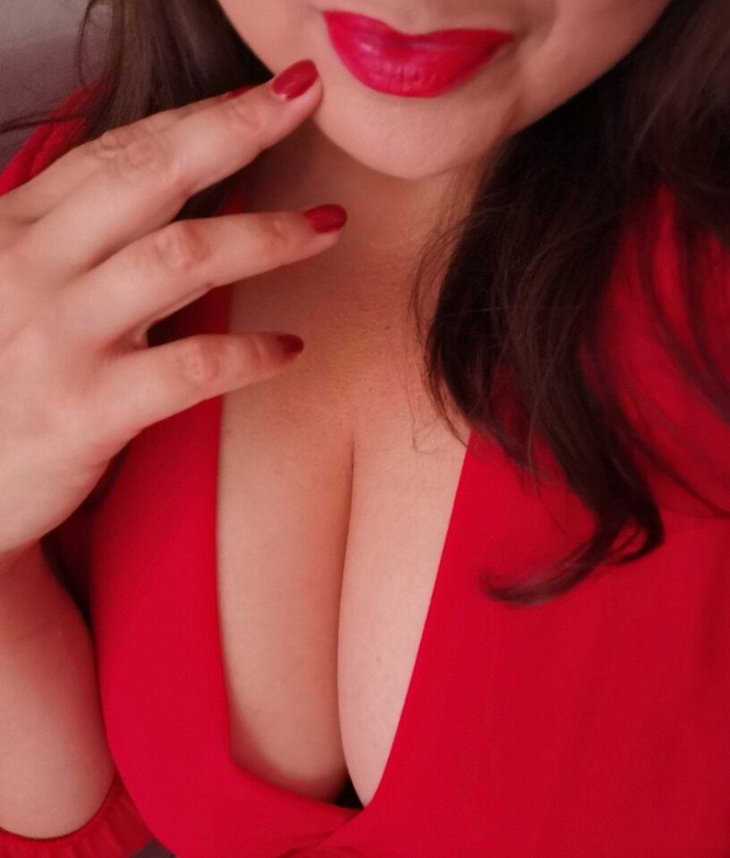 1000040272.jpg - SensualRed