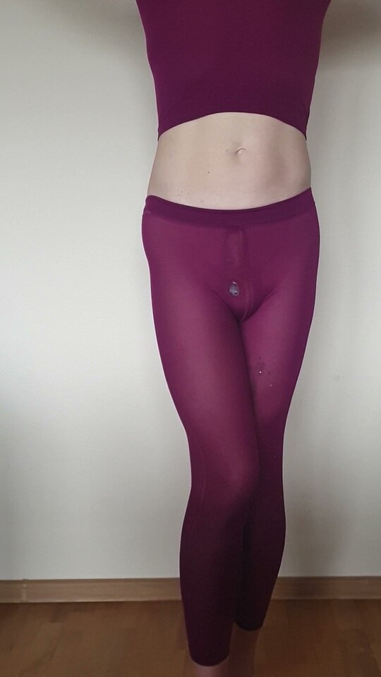 Cum on burgundy leggings 3.jpg - aberrac