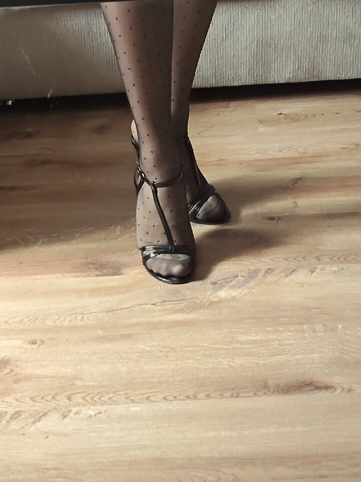 1000002209.jpg - HighHeelsPanty