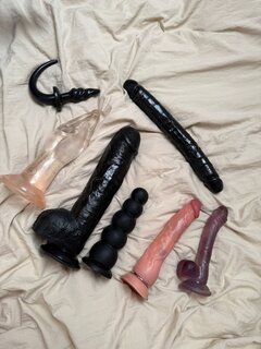 Mala kolekcja dildosków