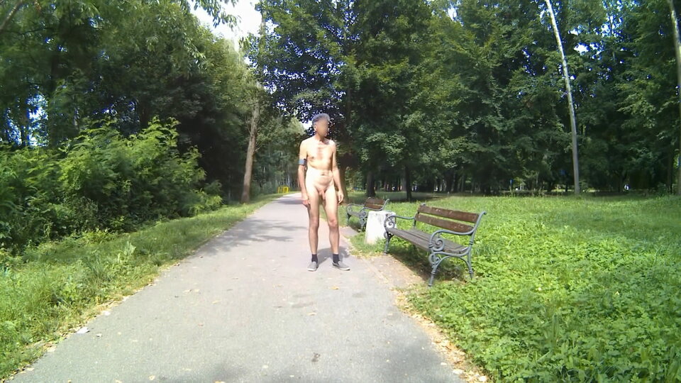 ROGOŹNIK - w parku 20250821_1419.mp4_snapshot_00.19_[2025.08.25 - Krzysztof_cfnm