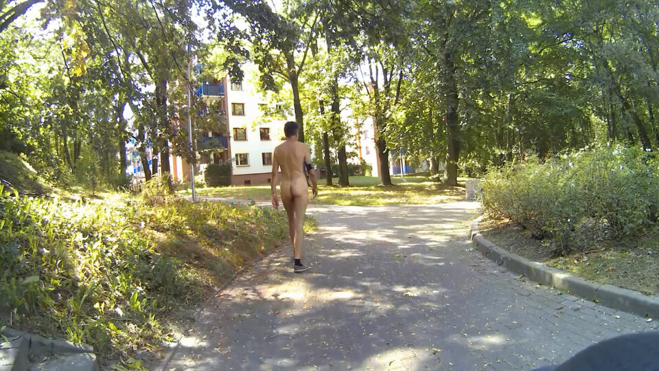 CHORZÓW - Różana 20250828_1158.mp4_snapshot_00.12_[2025.08.28 - Krzysztof_cfnm