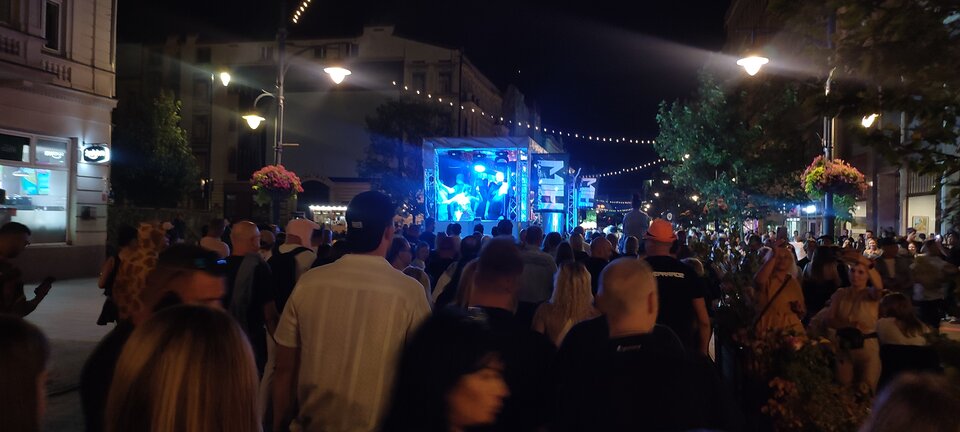 1002345781.jpg - J_Sully