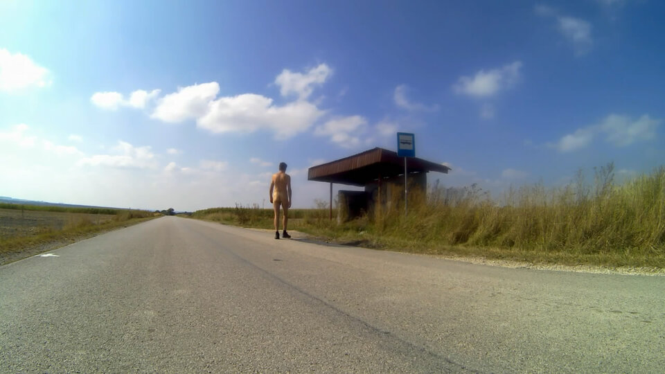 Przystanek przy wiejskiej drodze 20250901_1434.mp4_snapshot_02.1 - Krzysztof_cfnm