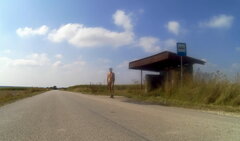 Przystanek przy wiejskiej drodze 20250901_1434.mp4_snapshot_03.0