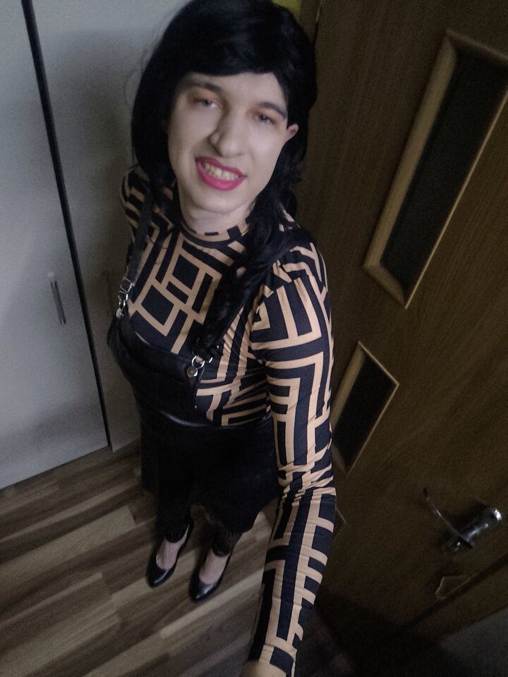1000011400.jpg - Adriennecross