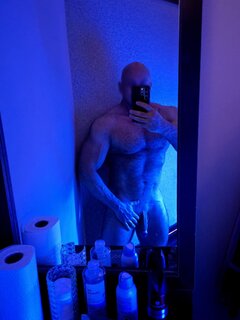 Delegacja w Krakowie... Chętna Pani nasmarować plecy? ;)