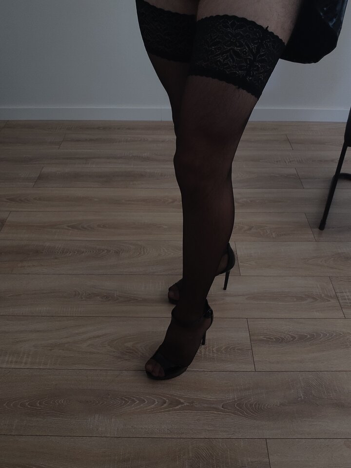 1000002867.jpg - HighHeelsPanty