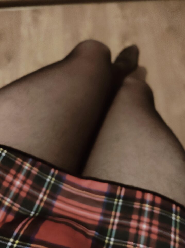 1000003018.jpg - HighHeelsPanty