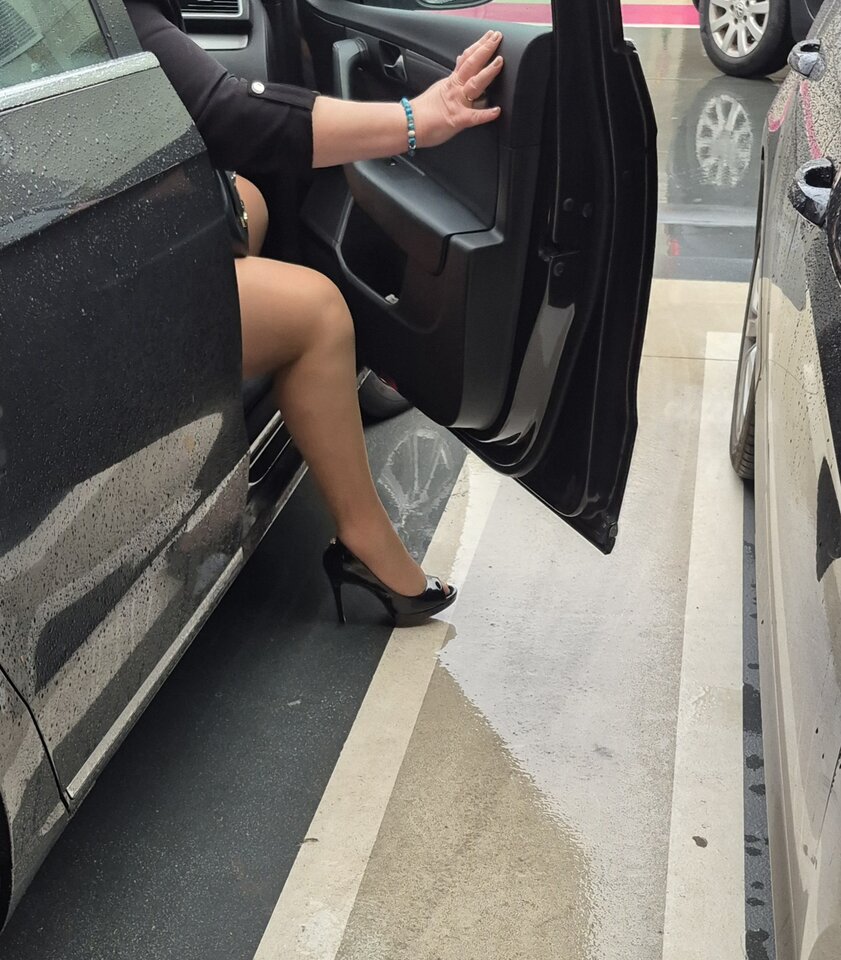 1000030629.jpg - para81r