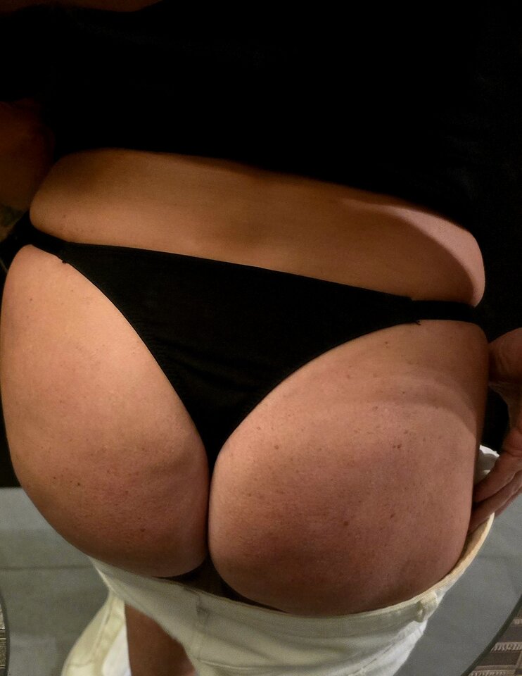 20250919_205457.jpg - Wild_and_Milf