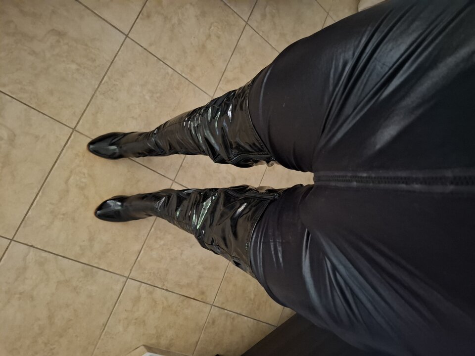 1000029961.jpg - Slave44