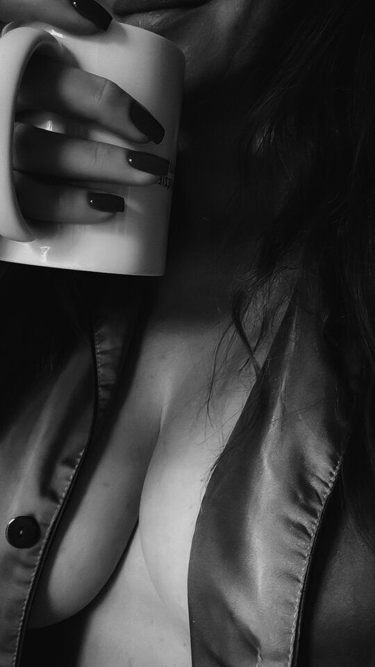 CEB9DFFE-1442-416B-9B86-3BDD89CE91A4.jpeg - heelsandstockings