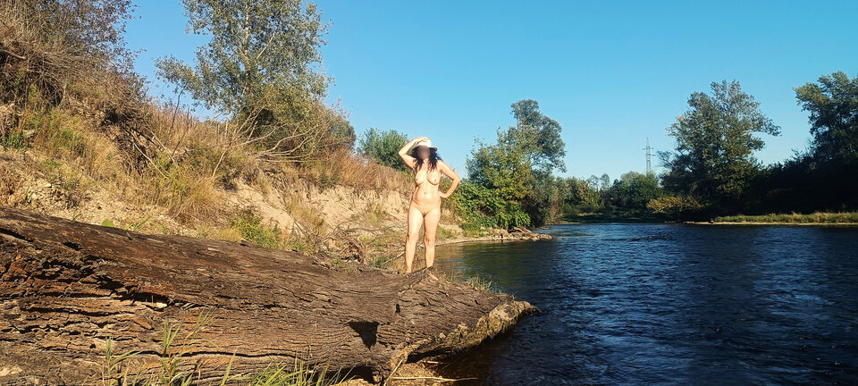 IMG_20250921_154555J.jpg - para0403