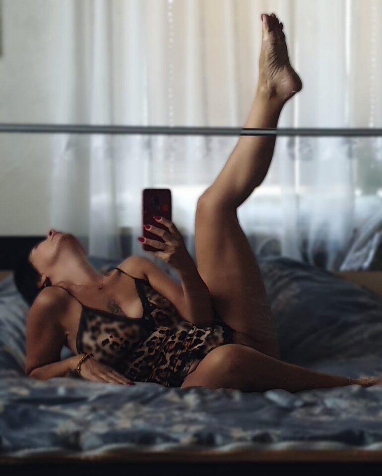 1000052835.jpg - Rosaviktor