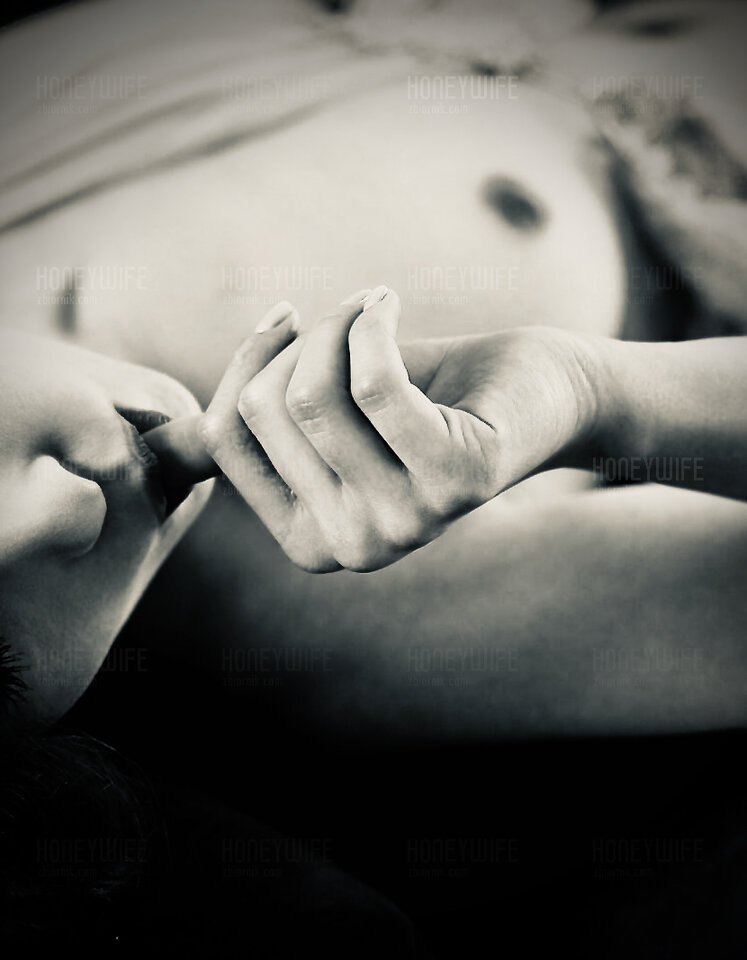 Honey Wife - Niewinność.jpeg - HoneyWife