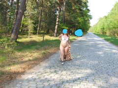 Dość długo spaceruje