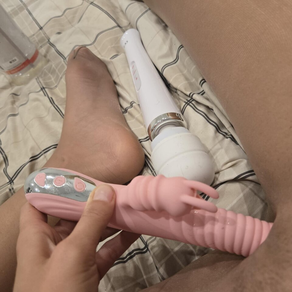 1000009005.jpg - FeetPara30