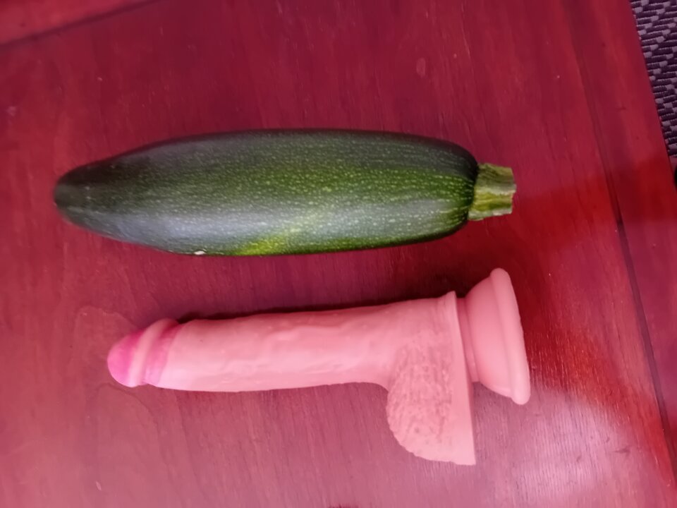 1000091897.jpg - lickemydick