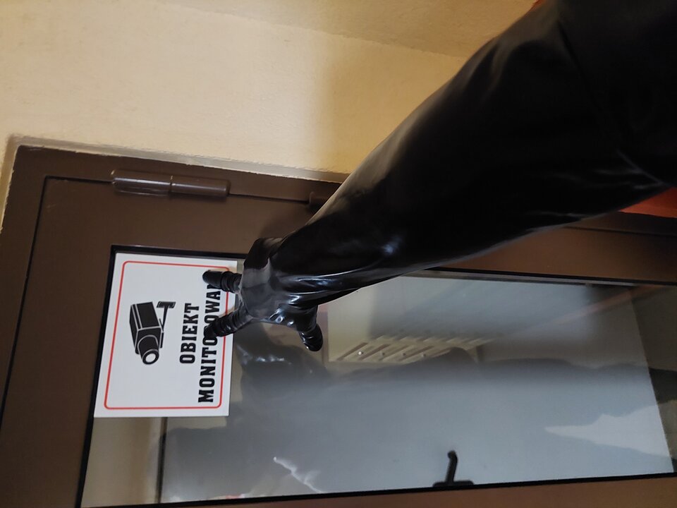20251008_043747.jpg - Rubber_gloves