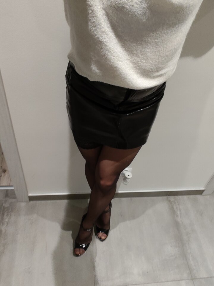 1000003630.jpg - HighHeelsPanty