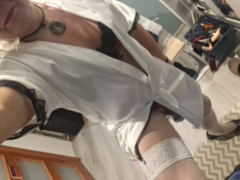 20251008_194959.jpg - Kamila45cross