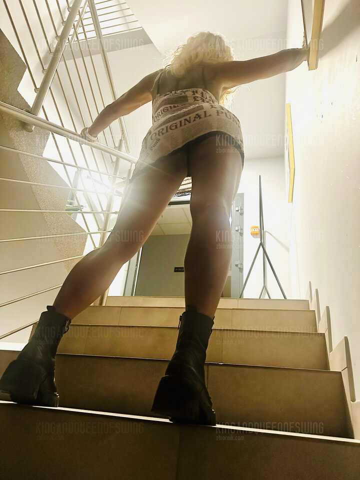 :) - KingAndQueenOfSwing