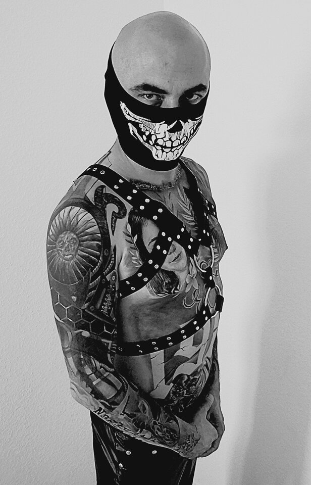 20251013180918.JPG - BLACK_REINER