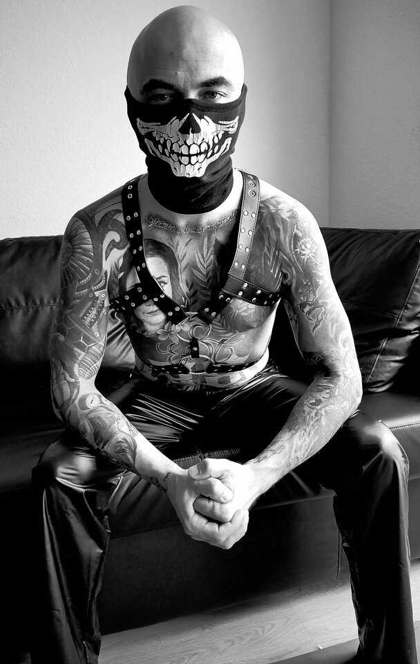 20251013181050.JPG - BLACK_REINER