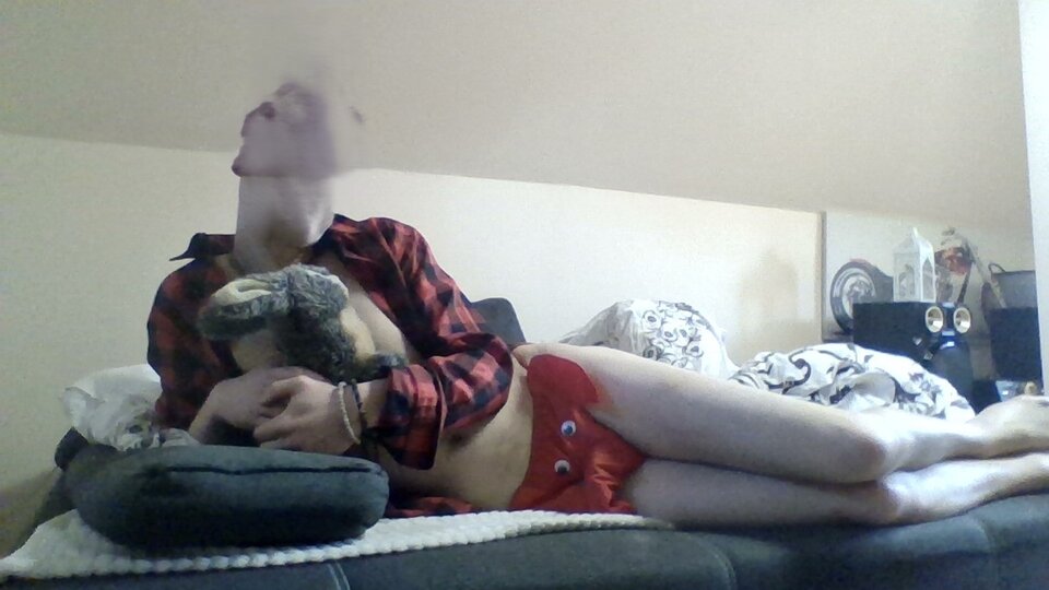 WIN_20230410_07_33_43_Pro.jpg - Uroczyfemboy27