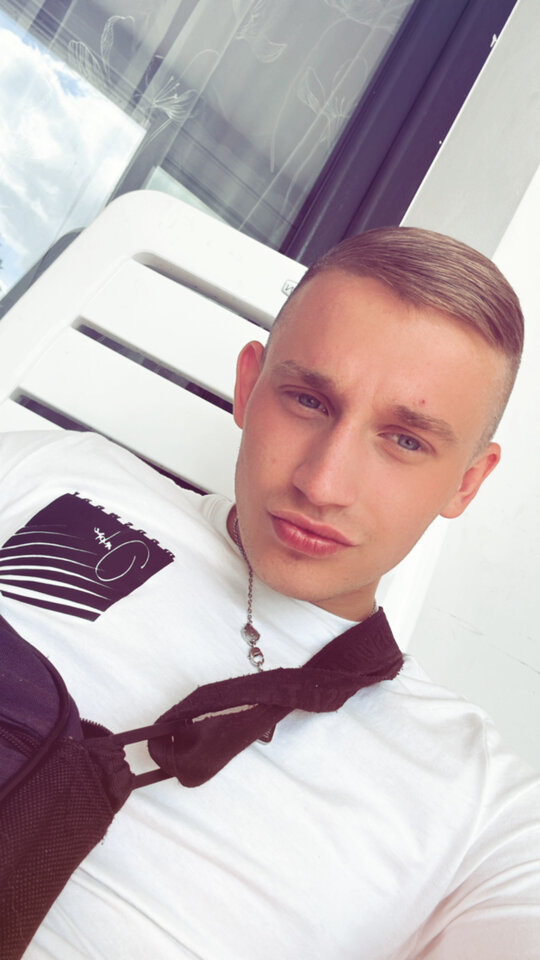 A69DBBD0-6266-484A-B382-F0D31ED38B1B.jpeg - Franczii102