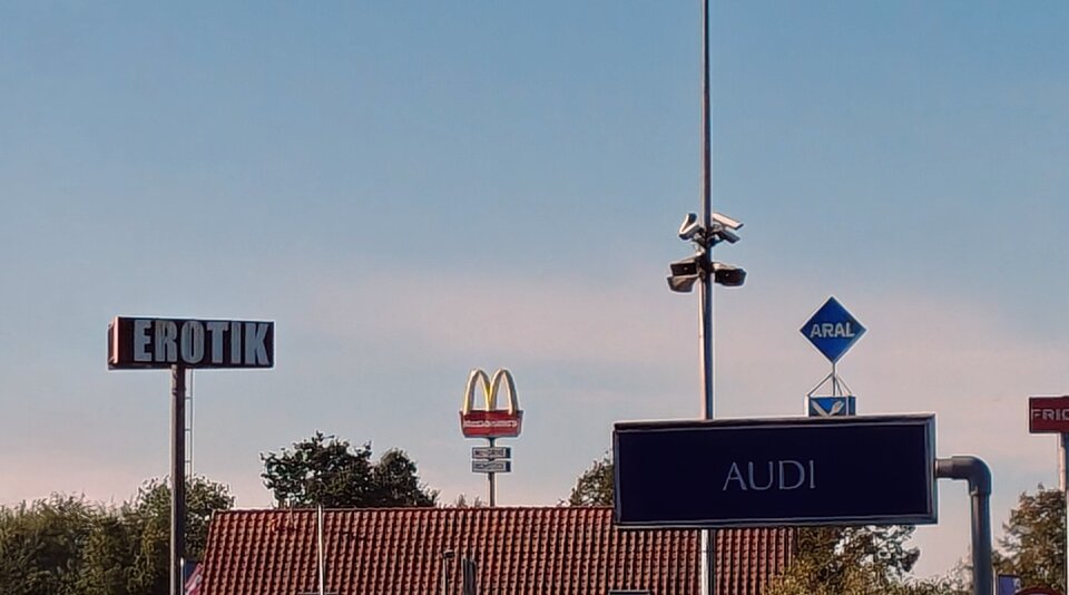 Tyle znaków i tylko jeden wybór. Który wybierasz?  - Lownight