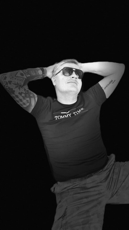 6e2086c1-fb68-4dd2-b369-6f7ee5d793da-1_all_98.jpg - BartL