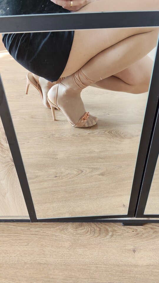 1000004091.jpg - HighHeelsPanty