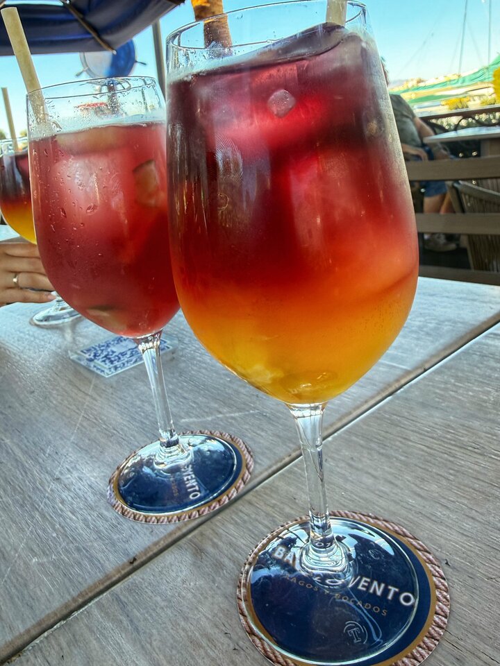 🍷 - serialowapara19782