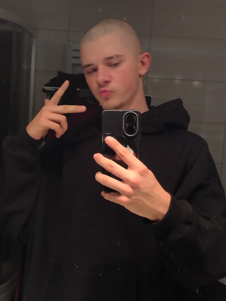 1000011475.jpg - IHotTeenager